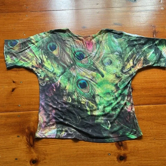 Jess & Jane- Peacock Feather Print Sequined Top - Picture 8 of 9